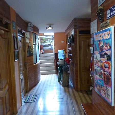 Hostal La Casa Amarilla City Баньос Экстерьер фото