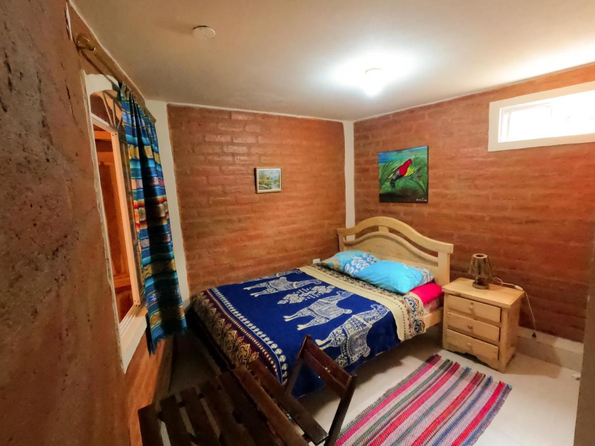 Hostal La Casa Amarilla City Баньос Экстерьер фото