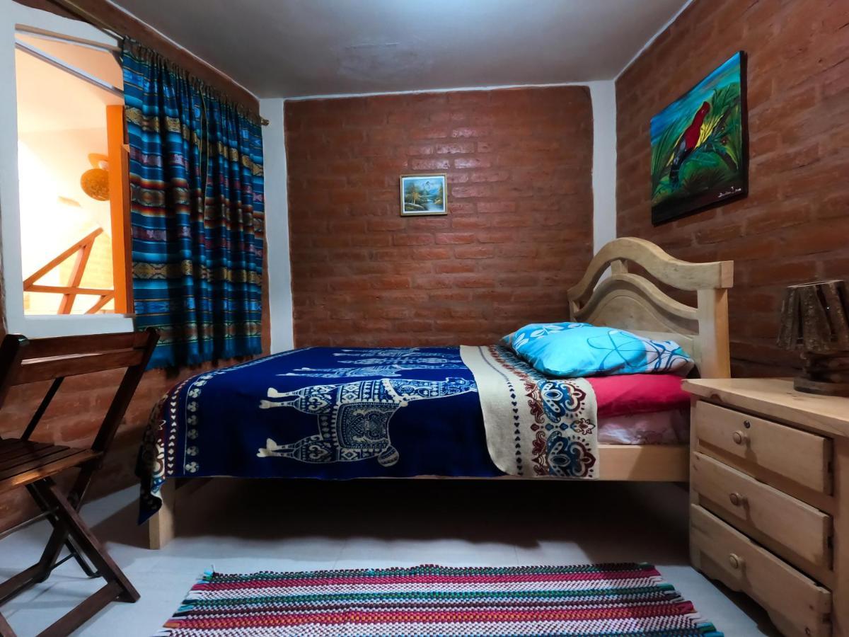Hostal La Casa Amarilla City Баньос Экстерьер фото