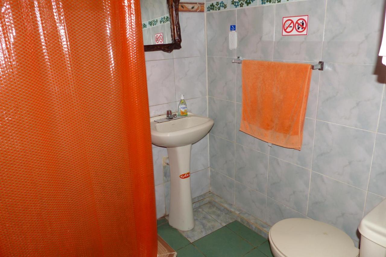 Hostal La Casa Amarilla City Баньос Экстерьер фото