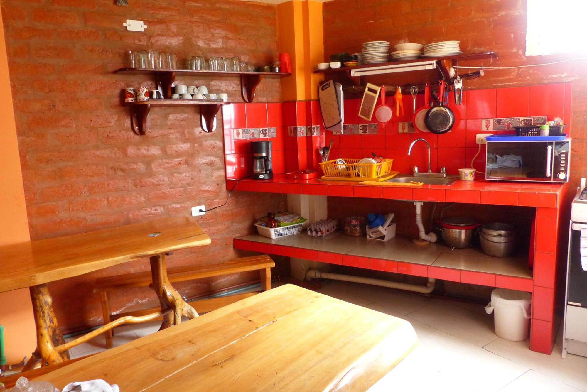Hostal La Casa Amarilla City Баньос Экстерьер фото