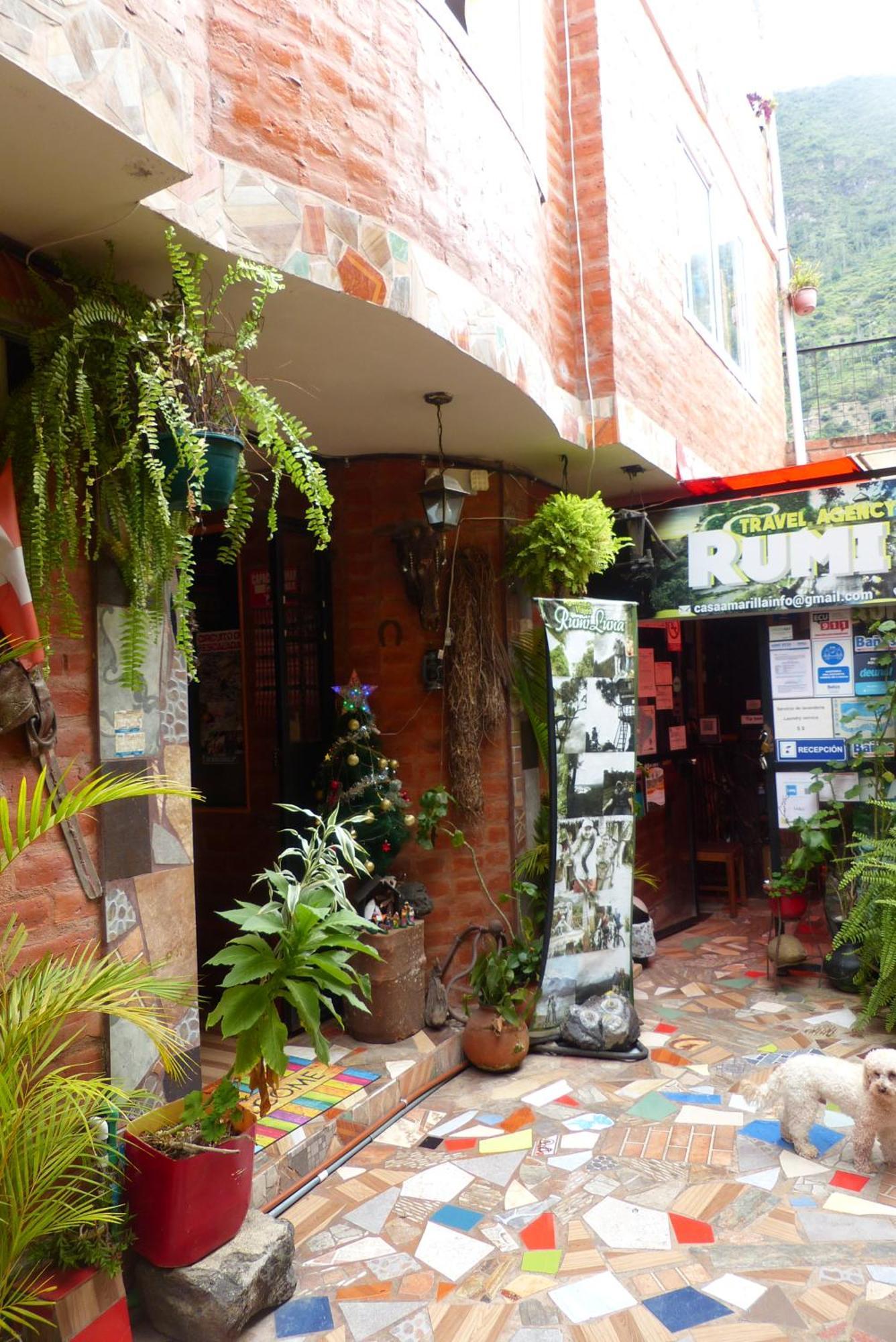 Hostal La Casa Amarilla City Баньос Экстерьер фото