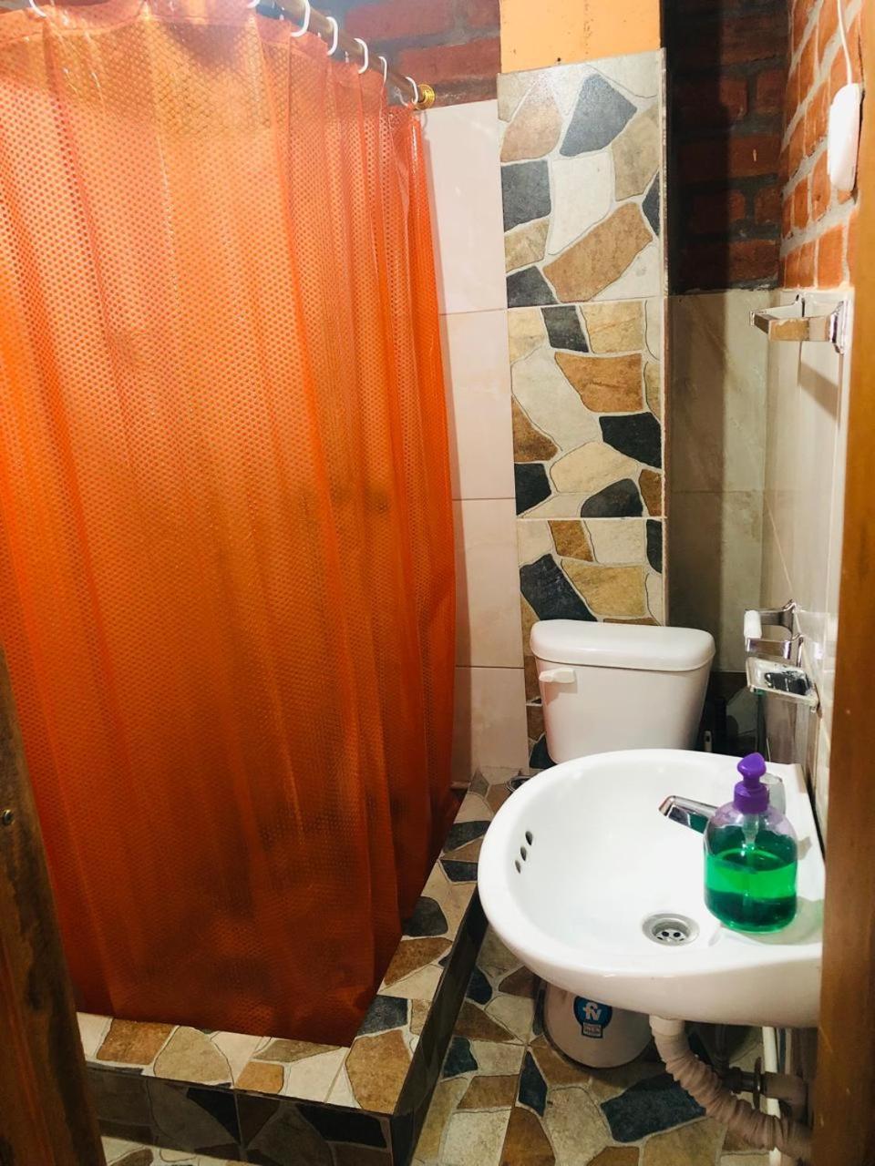 Hostal La Casa Amarilla City Баньос Экстерьер фото