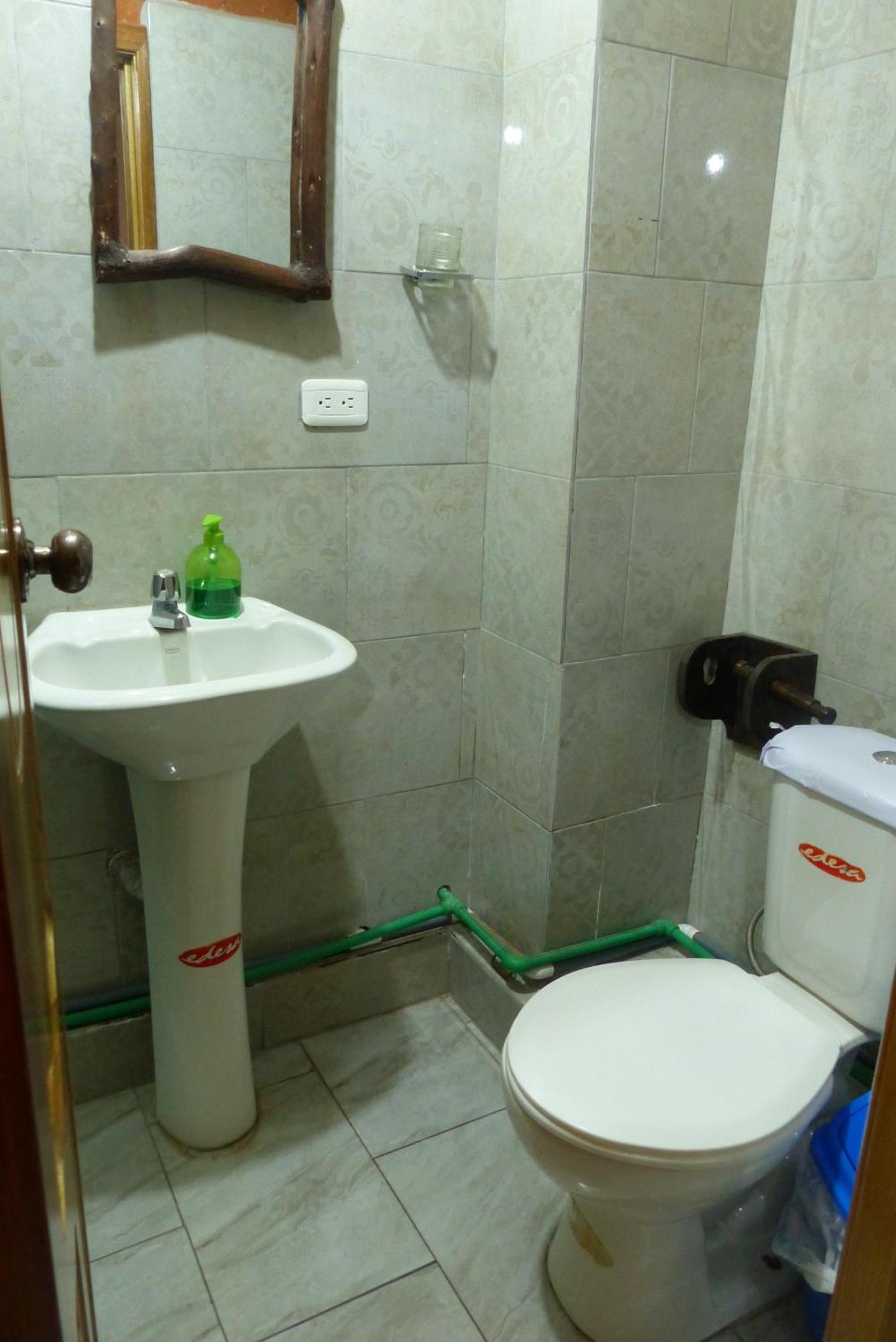Hostal La Casa Amarilla City Баньос Экстерьер фото