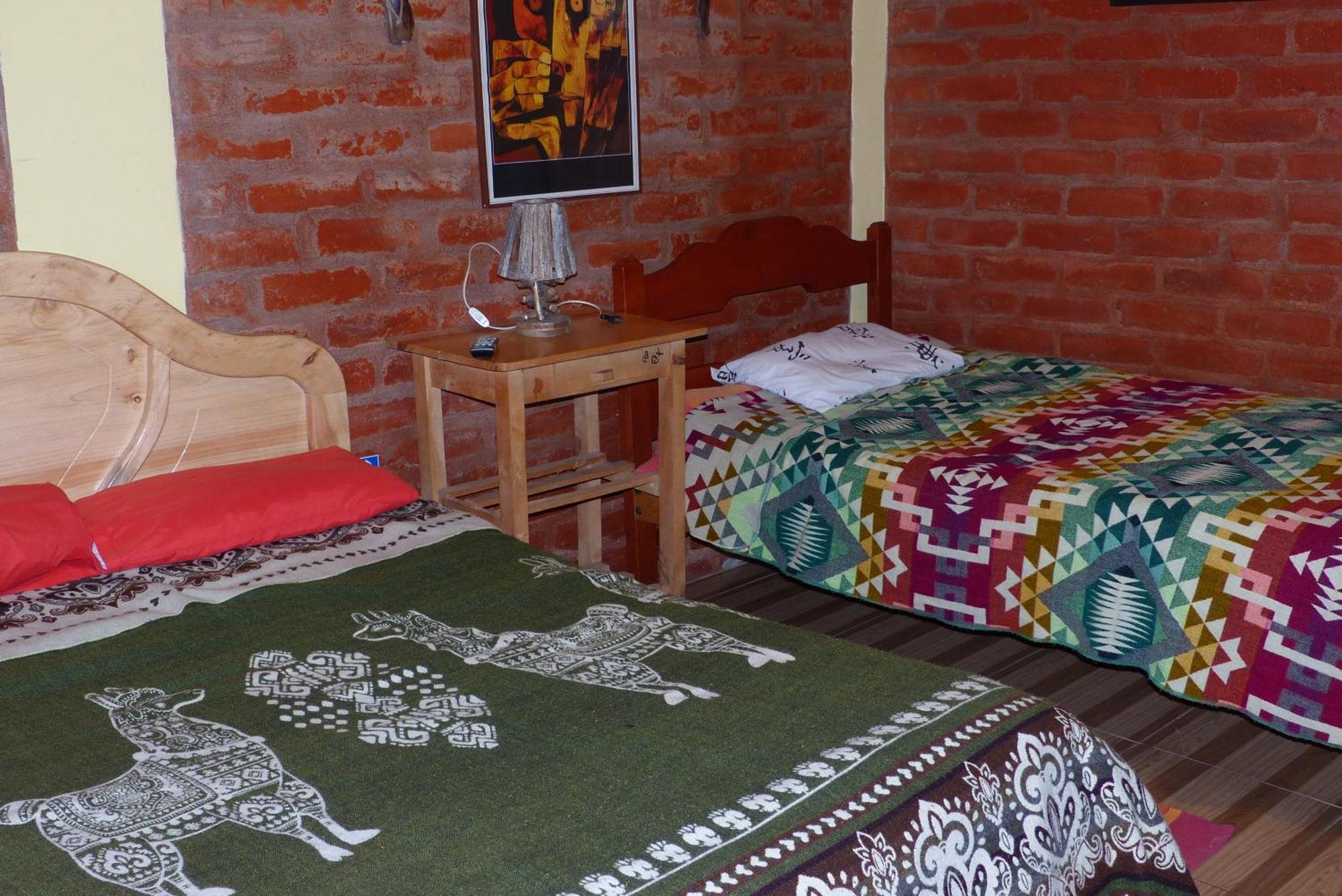 Hostal La Casa Amarilla City Баньос Экстерьер фото