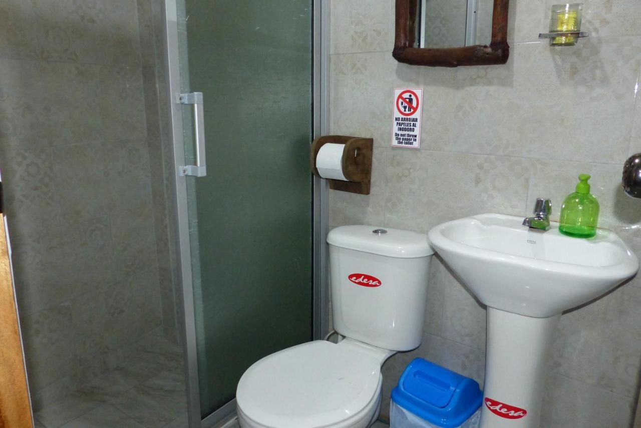 Hostal La Casa Amarilla City Баньос Экстерьер фото