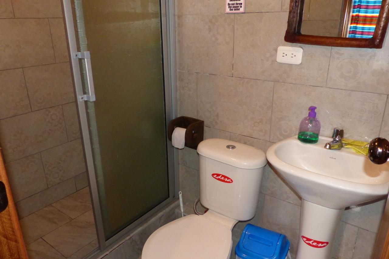 Hostal La Casa Amarilla City Баньос Экстерьер фото