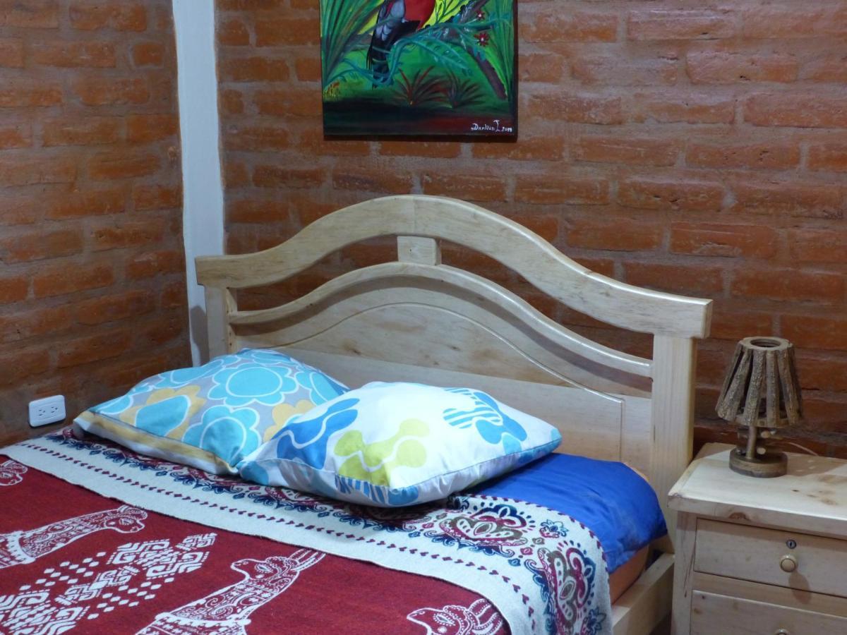 Hostal La Casa Amarilla City Баньос Экстерьер фото